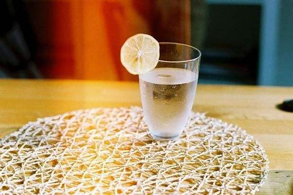 清晨喝错一杯水影响一辈子是真的吗？